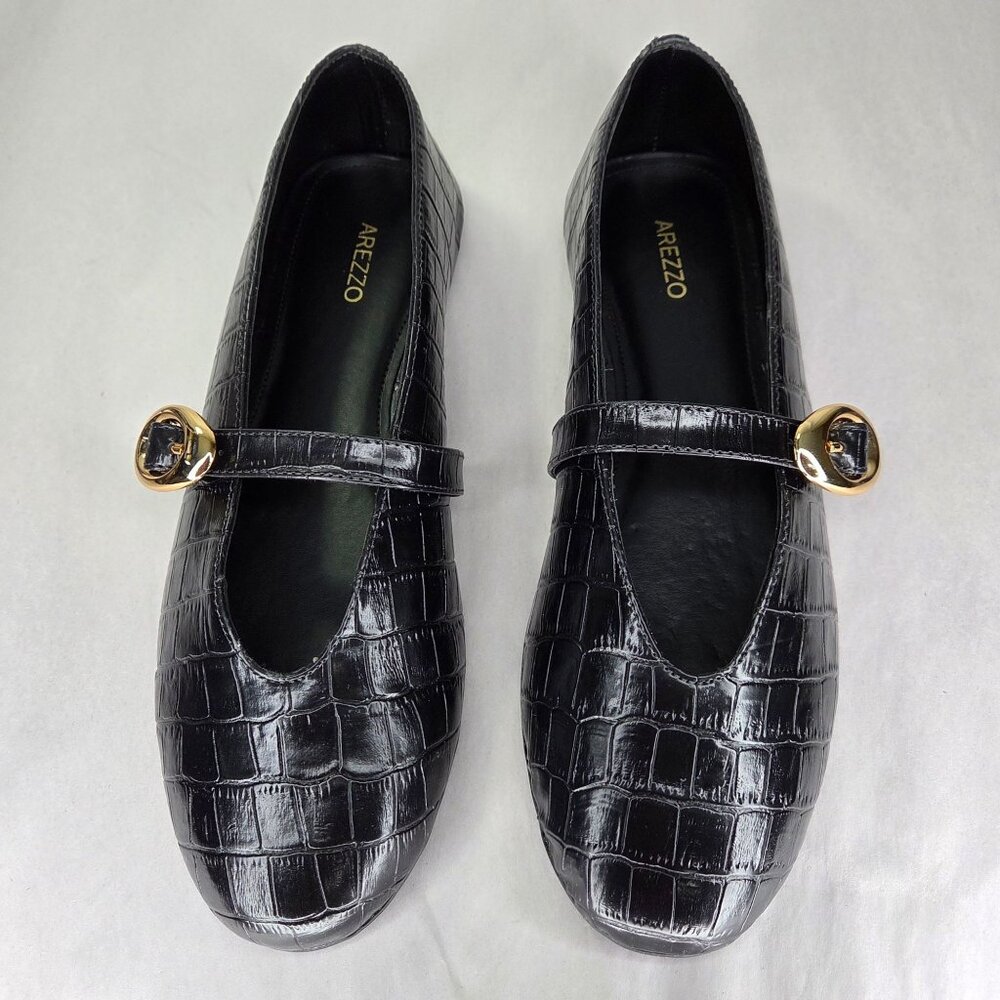 NWT Arezzo Women's Erica Round Toe Ballet Flats